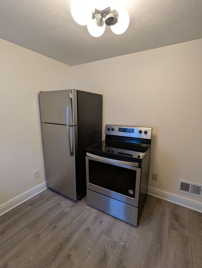 Building Photo - 118-120 S 25th St