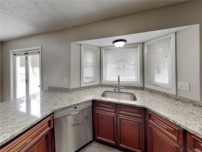 Building Photo - 11893 Dunhill Rd