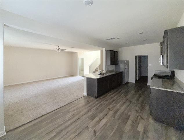 Building Photo - 913 Serena Dr