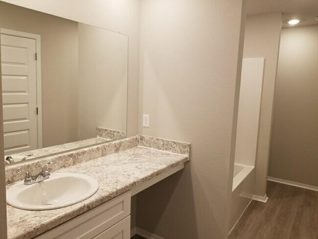 Building Photo - 6823 Devotion St