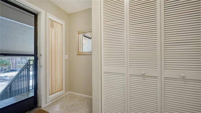 Building Photo - 5649 Summerside Ln