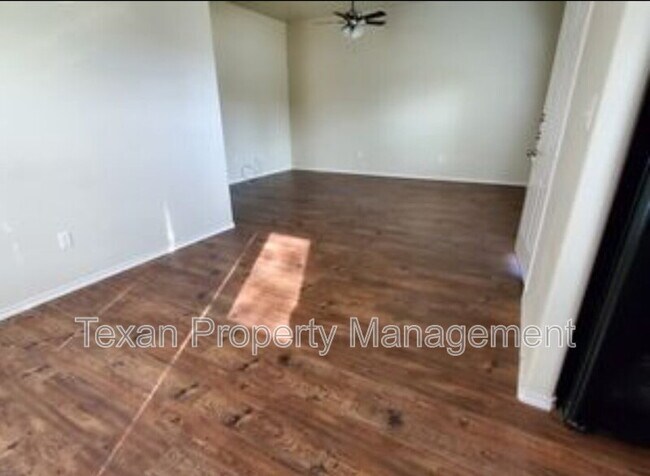 Building Photo - 3710 Mandy Dr