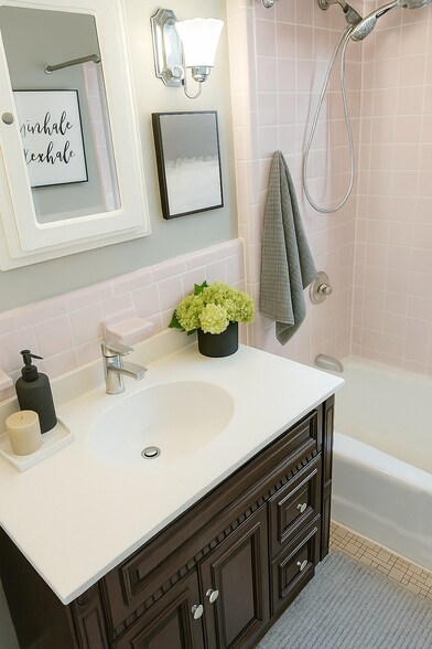 Building Photo - 90 Boylston St