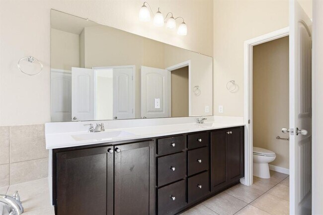 Building Photo - 609 Carly Ann Ln