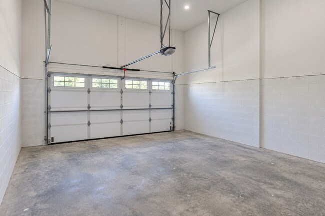 Building Photo - 511 Cottage Wy
