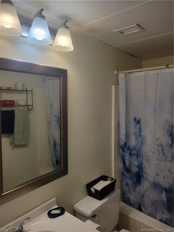 Building Photo - 60 Strawberry Hill Ave