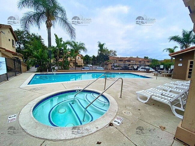 Building Photo - Second Story 2 Bd/2Ba Townhouse in San Marcos
