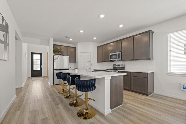 Building Photo - 7619 Rainflower Field Dr