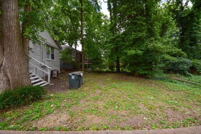 Building Photo - Adorable updated 2 bath, 1 bed home near R...