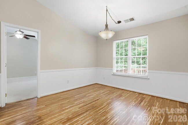 Building Photo - 2830 Black Walnut Ln