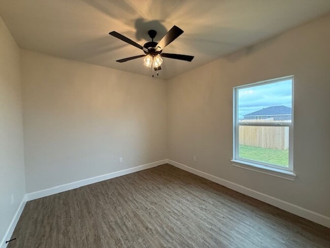 Building Photo - 7035 Glen Abbey St