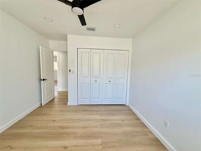 Building Photo - 3930 E Eden Roc Cir