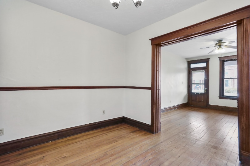 Building Photo - 358 York St