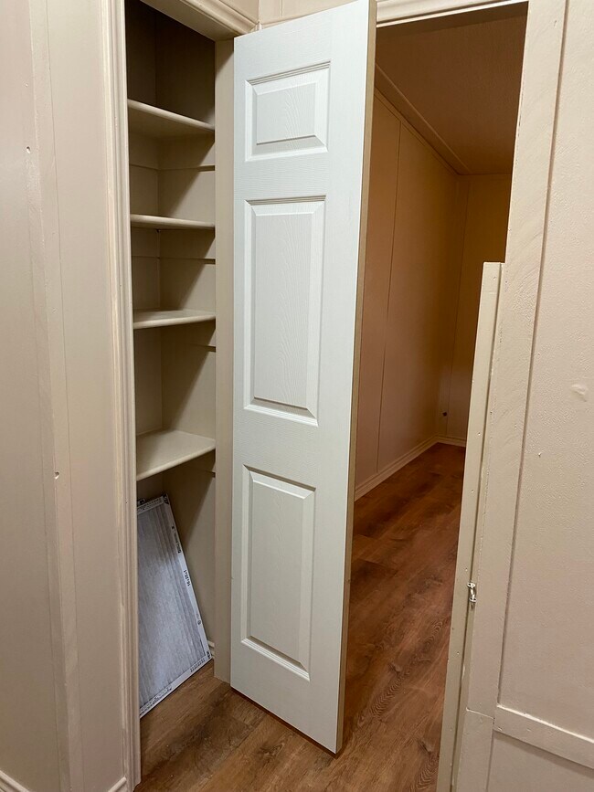 Building Photo - 50 Lil Arkansas Rd