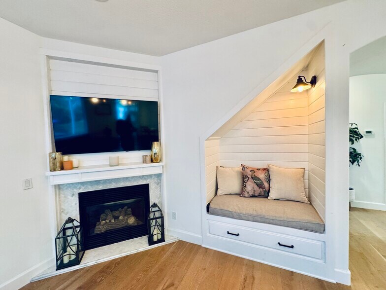 Building Photo - 4424 Camino de la Rosa