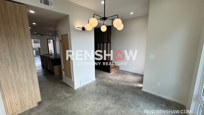 Building Photo - 42 Angelus St