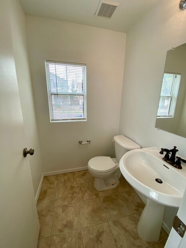 Building Photo - Beautiful Maricopa 3 Bedroom 2 Bath Home