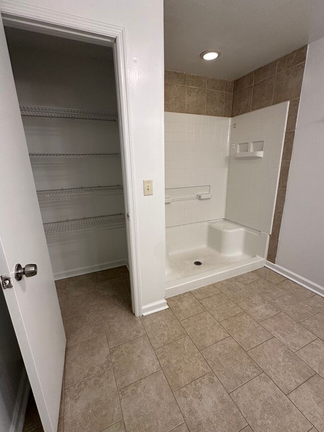 Building Photo - Cherokee Hills