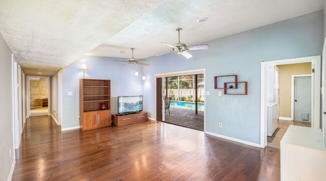 Building Photo - 1483 Glastonberry Rd