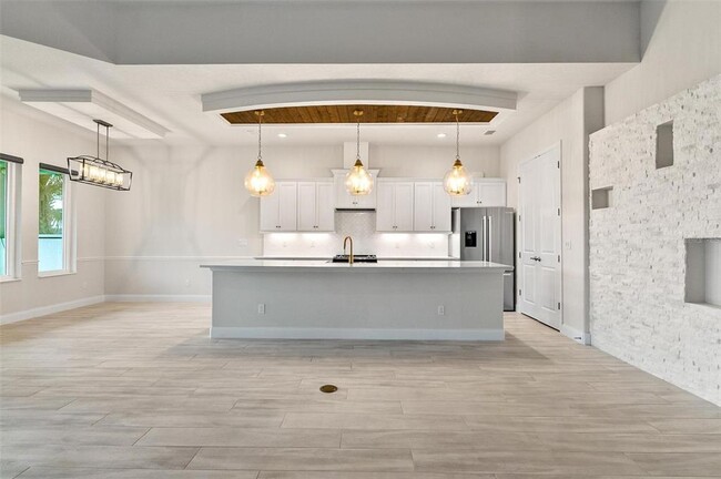 Building Photo - 128 Del Palma Dr