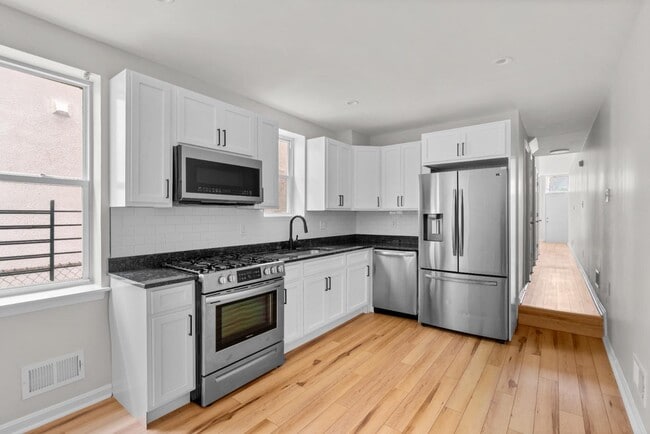 Primary Photo - 2110 E Fayette St