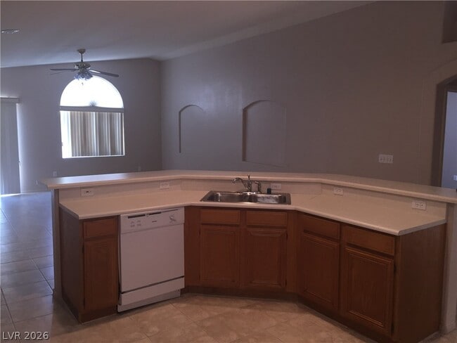 Building Photo - 1526 Silver Sunset Dr