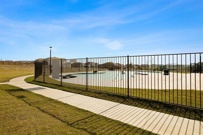 Building Photo - 336 Callado Cir