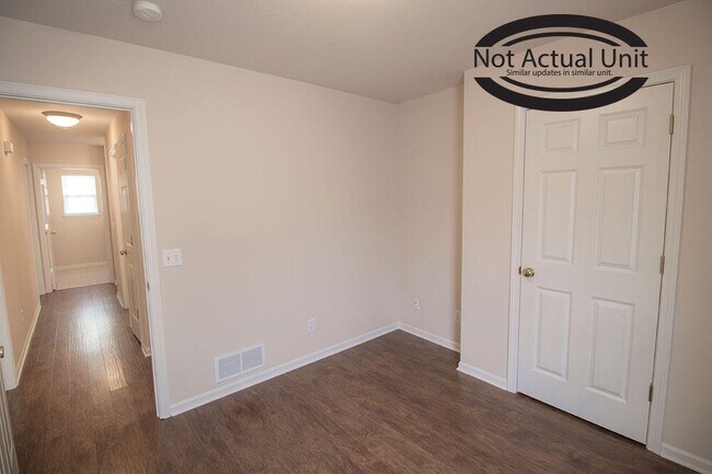 Building Photo - 1881 Harmony St