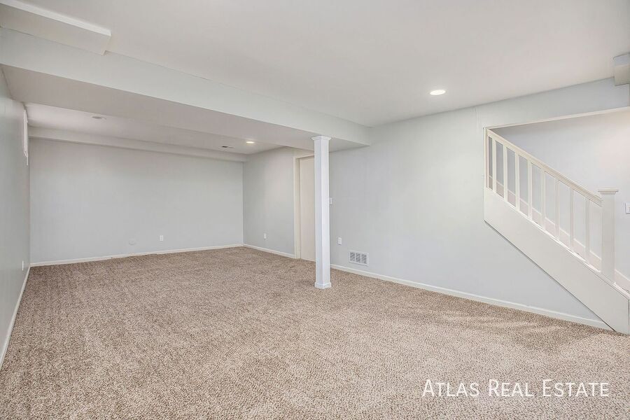 Building Photo - 5711 W 157th Terrace