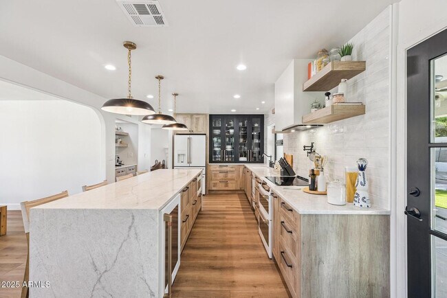 Building Photo - 5556 E Sandra Terrace