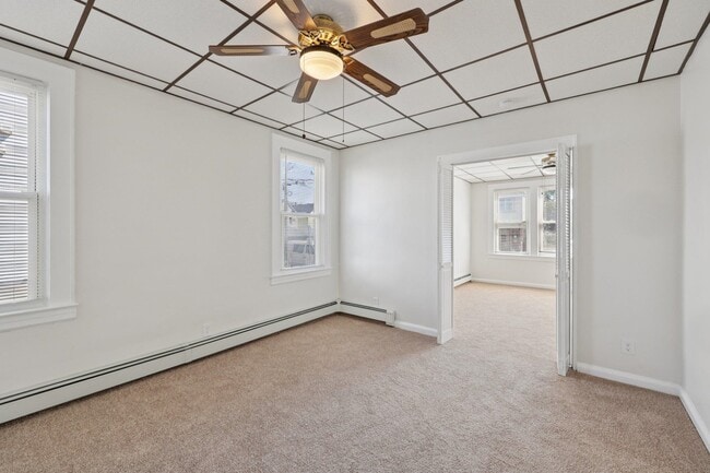 Building Photo - 153 Banta Ave