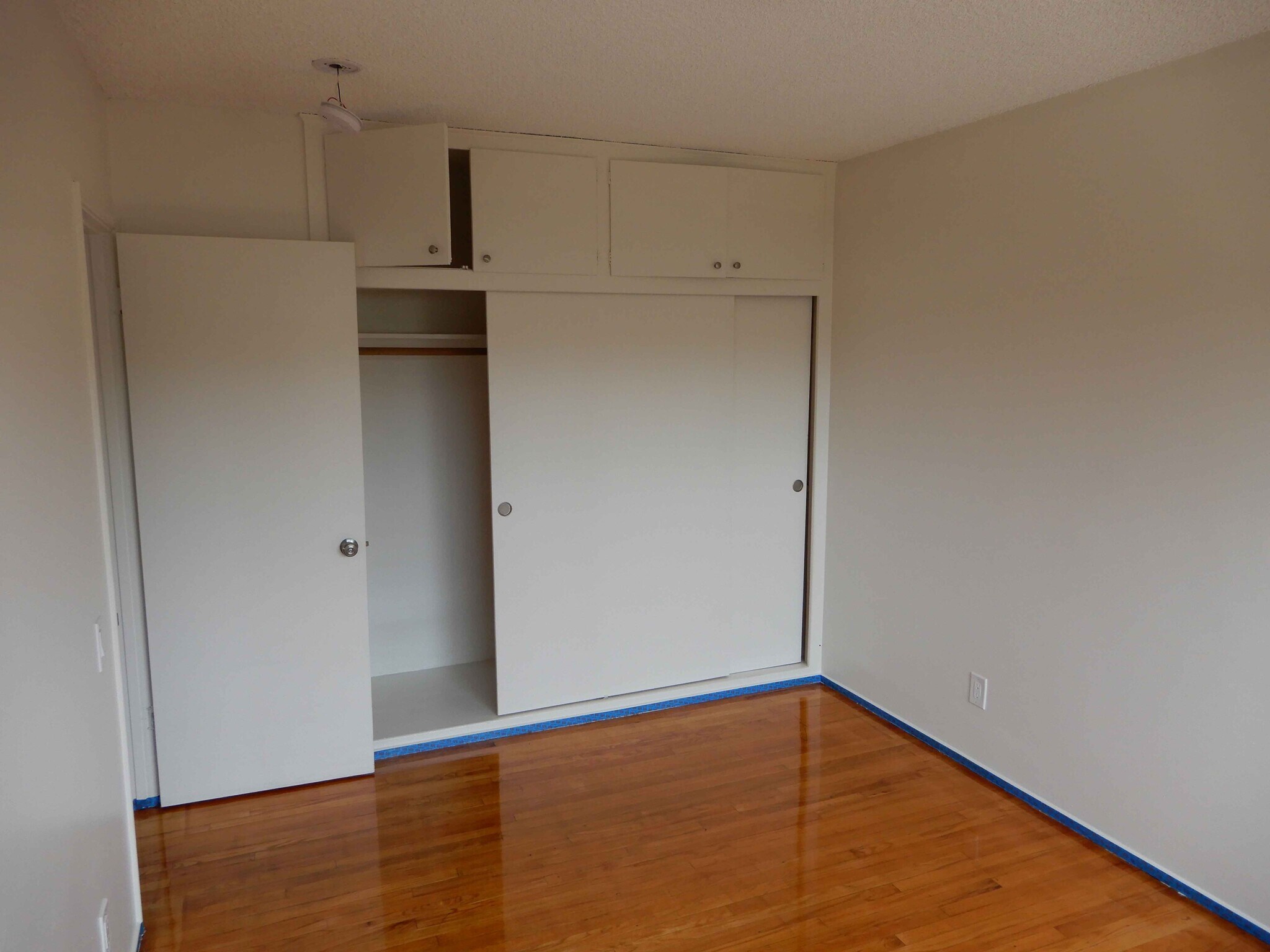 Building Photo - 5326 Lincoln Ave