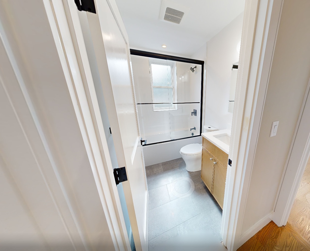 Building Photo - 158 Kelton St