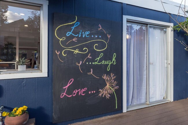 Building Photo - Bright and Airy Sunnyvale Home with Updated Bathrooms and Private Yard