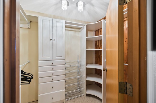 Building Photo - 16131 Black Bear Dr