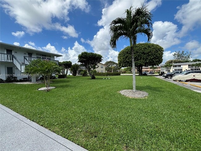 Building Photo - 272 Camden L