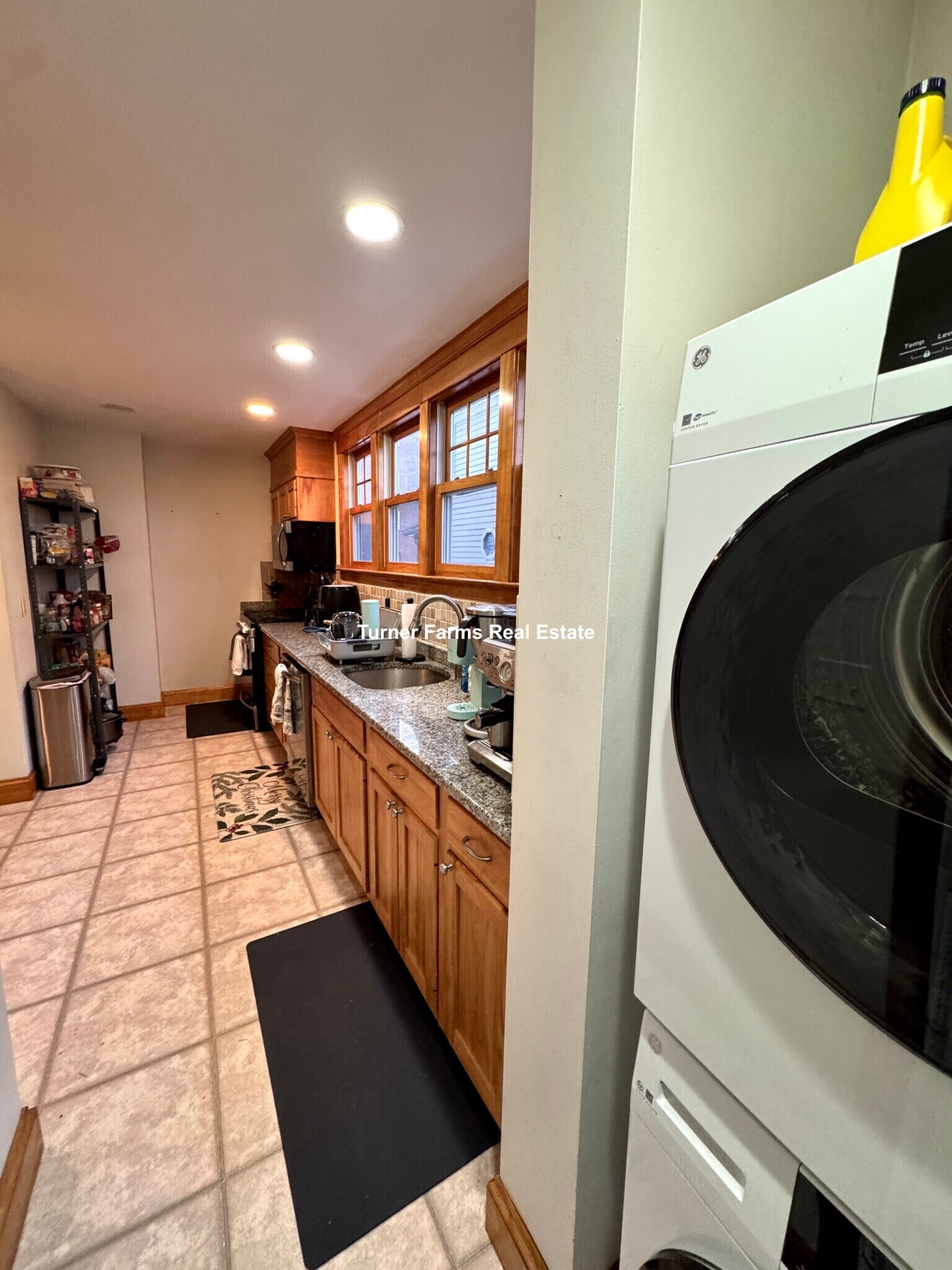 Building Photo - 202 Calumet St