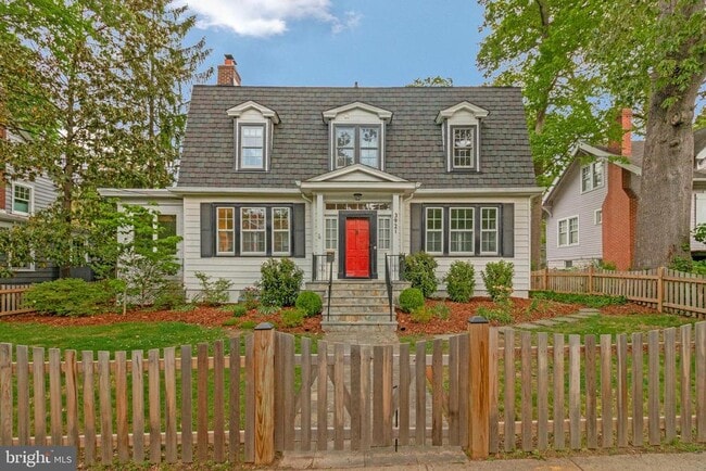 Primary Photo - 3921 Harrison St NW