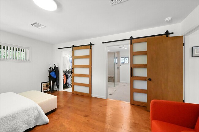 Building Photo - 5474 Jackwood St