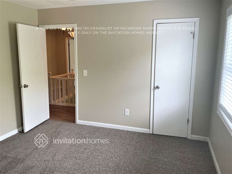 Building Photo - 2651 Foxglove Dr SW