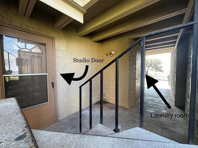 Building Photo - 5804 Circulo Dr