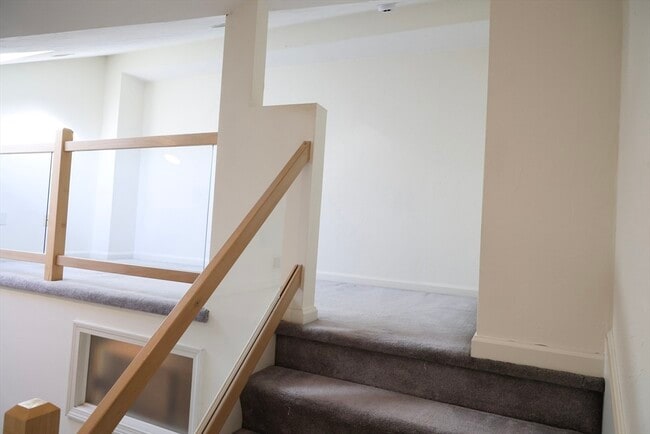 Building Photo - 145 Captain Eames Cir