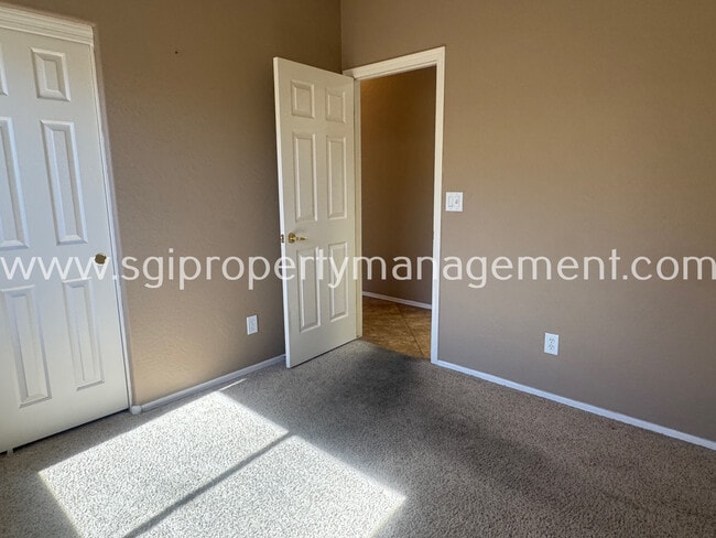 Building Photo - 39826 N Mill Creek Ct