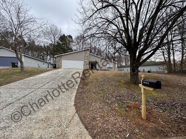 Building Photo - Move-In Ready 3BR/2BA Home with Garage in Mint Hill