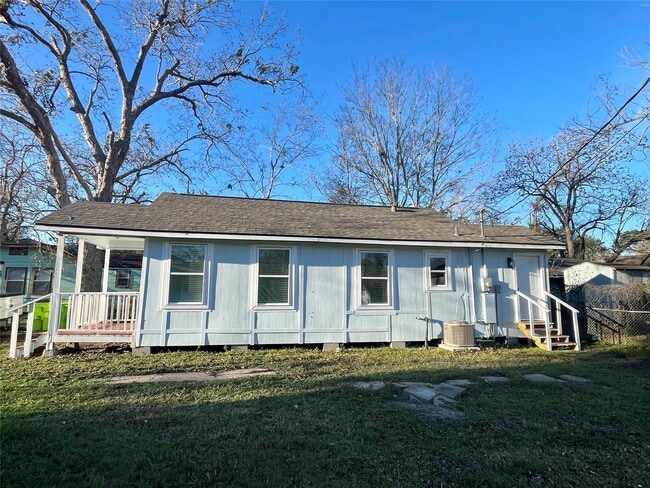 Building Photo - 504 N 8th St