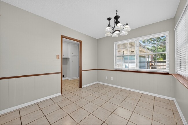 Building Photo - 1714 Corral Dr