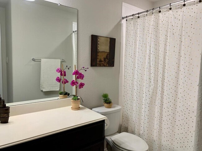 Building Photo - 24207 Oakdale Hls