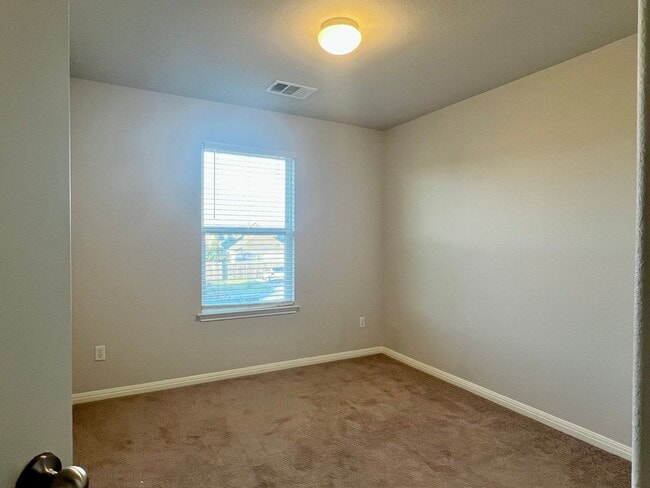 Building Photo - Off I-35 in San Marcos! $300 Move-In Credit!