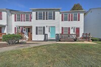 Building Photo - Charming Renovated 2 bedroom/ 3 bath Townhome Near Bristol Country Club – Prime Location!
