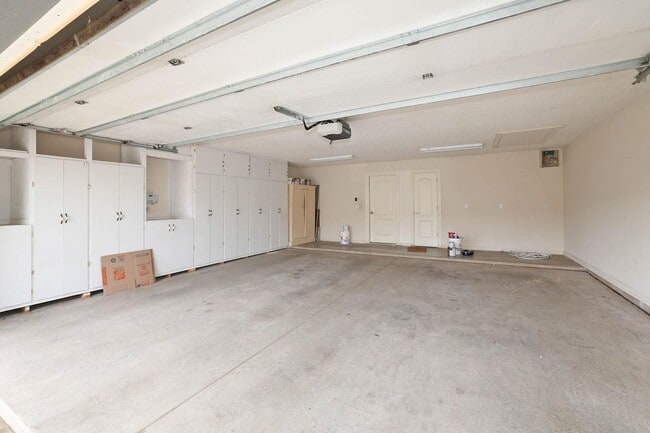 Building Photo - 6802 Thunder Rd